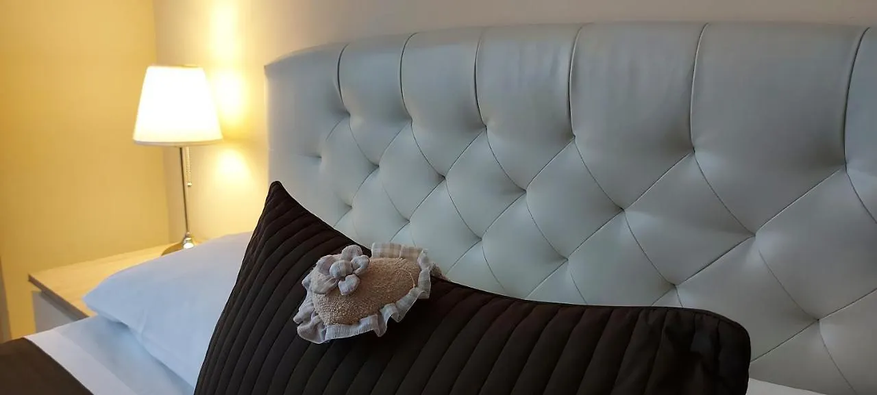 B&B Baciami Ancora Bari 3*,  Italië