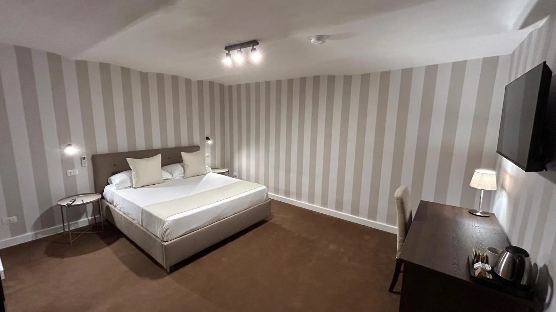 B&B Baciami Ancora Bari Italy